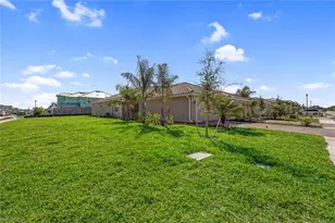 2672 Vine Ave, Naples, FL 34120 - Photo 4