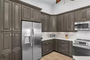 194 Newport Dr, Naples, FL 34114 - Photo 12