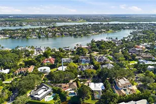 2700 Lantern Ln, Naples, FL 34102 - Photo 48