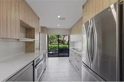 909 Reef Point Cir, Naples, FL 34108 - Photo 8