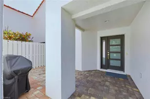 909 Reef Point Cir, Naples, FL 34108 - Photo 34