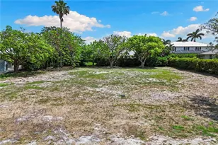 574 Tigertail Ct, Marco Island, FL 34145 - Photo 1