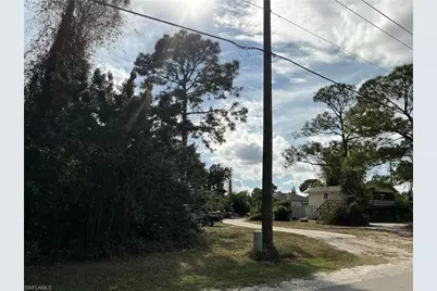 5217 Lee St, Lehigh Acres, FL 33971 - Photo 4