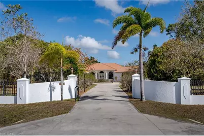 3901 60th Ave NE, Naples, FL 34120 - Photo 2