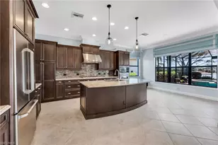 12348 Wisteria Dr, Naples, FL 34120 - Photo 6