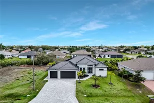 909 SW 11th Ct, Cape Coral, FL 33991 - Photo 4