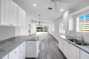 3239 Barbados Ln, Naples, FL 34119 - Photo 4