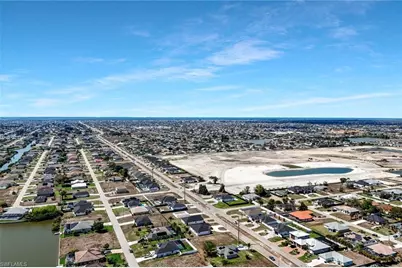 913 Embers Pkwy W, Cape Coral, FL 33993 - Photo 40