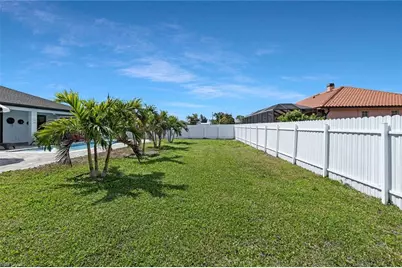 913 Embers Pkwy W, Cape Coral, FL 33993 - Photo 30