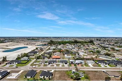 913 Embers Pkwy W, Cape Coral, FL 33993 - Photo 38