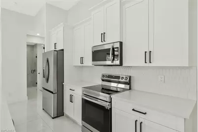 913 Embers Pkwy W, Cape Coral, FL 33993 - Photo 12