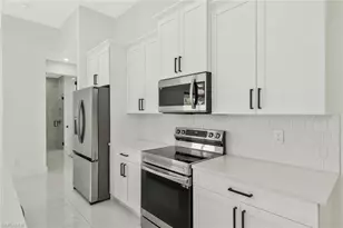 913 Embers Pkwy W, Cape Coral, FL 33993 - Photo 12