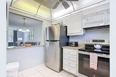 200 Turtle Lake Ct #109, Naples, FL 34105 - Photo 6