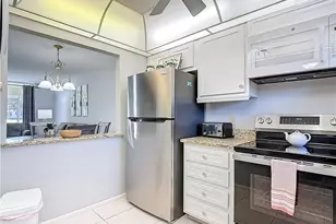 200 Turtle Lake Ct, Naples, FL 34105 - Photo 6