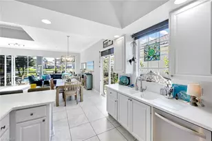 2925 Gilford Way, Naples, FL 34119 - Photo 16