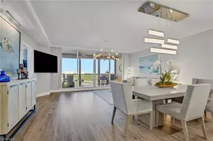 420 Cove Tower Dr, Naples, FL 34110 - Photo 4