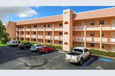 180 Turtle Lake Ct #103, Naples, FL 34105 - Photo 4