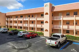 180 Turtle Lake Ct, Naples, FL 34105 - Photo 4