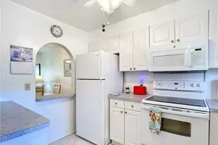 180 Turtle Lake Ct, Naples, FL 34105 - Photo 8