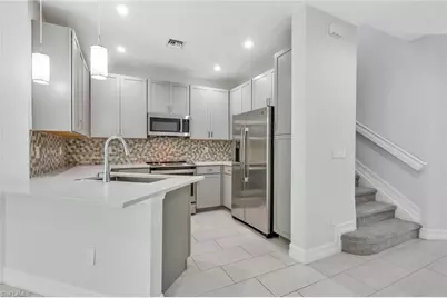 7501 Carnegie Way, Naples, FL 34119 - Photo 4