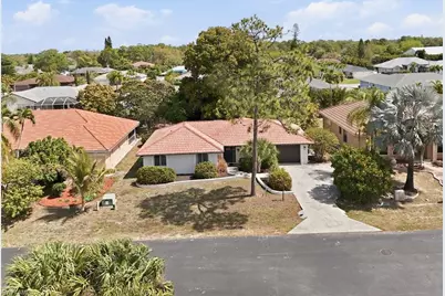 26920 Spanish Gardens Dr, Bonita Springs, FL 34135 - Photo 18