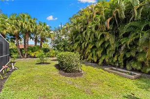 6778 Buckingham Ct, Naples, FL 34104 - Photo 32