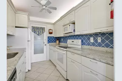 2150 Gulf Shore Blvd N #407, Naples, FL 34102 - Photo 12