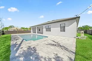 1226 NE 5th Pl, Cape Coral, FL 33909 - Photo 40