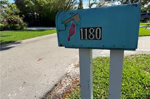 1180 Diana Ave, Naples, FL 34103 - Photo 20