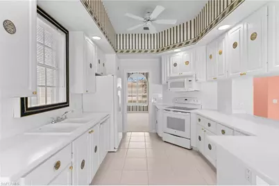 5271 Hawkesbury Way, Naples, FL 34119 - Photo 4