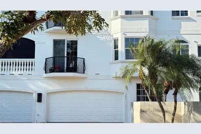 391 4th St S #401, Naples, FL 34102 - Photo 1