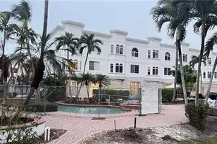 391 4th St S, Naples, FL 34102 - Photo 32