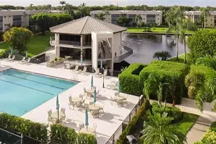 788 Park Shore Dr, Naples, FL 34103 - Photo 4