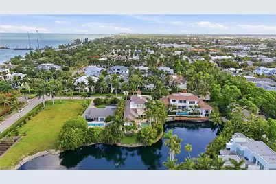 160 16th Ave S, Naples, FL 34102 - Photo 36