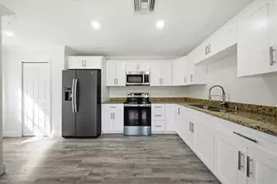 360 Desoto Blvd S, Naples, FL 34117 - Photo 6