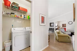 359 Dover Pl, Naples, FL 34104 - Photo 30