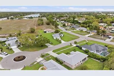 750 Cherry Blossom Ct, Naples, FL 34120 - Photo 8