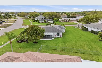 750 Cherry Blossom Ct, Naples, FL 34120 - Photo 22