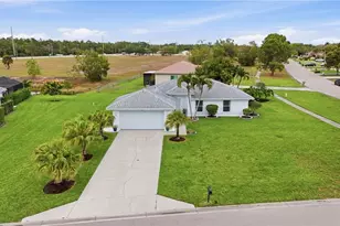 750 Cherry Blossom Ct, Naples, FL 34120 - Photo 4