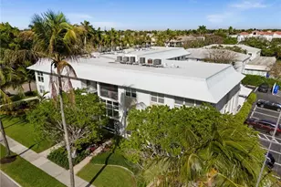 1021 3rd St S, Naples, FL 34102 - Photo 2