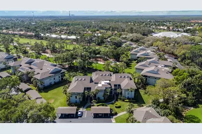 752 Eagle Creek Dr #302, Naples, FL 34113 - Photo 2