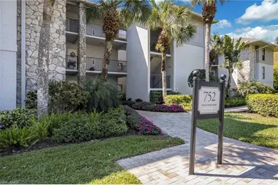 752 Eagle Creek Dr #302, Naples, FL 34113 - Photo 4