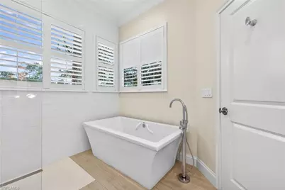 161 Amblewood Ln #4-405, Naples, FL 34105 - Photo 14