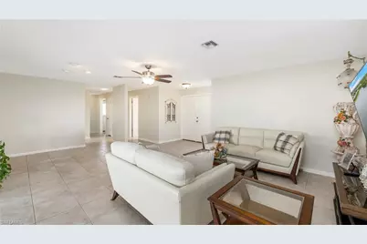 3804 SE 10th Pl, Cape Coral, FL 33904 - Photo 4