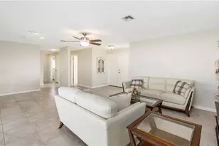 3804 SE 10th Pl, Cape Coral, FL 33904 - Photo 4