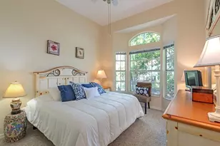 130 Amblewood Ln, Naples, FL 34105 - Photo 10