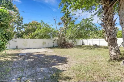 5326 Dixie Dr, Naples, FL 34113 - Photo 22