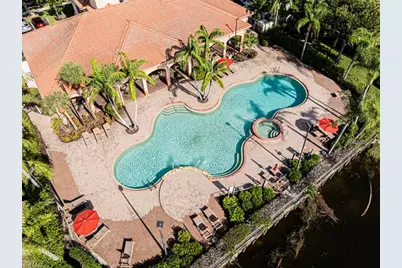 7918 Bristol Cir, Naples, FL 34120 - Photo 6