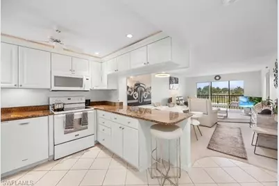 37 High Point Cir E #307, Naples, FL 34103 - Photo 6