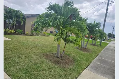 1206 SW Trafalgar Pkwy, Cape Coral, FL 33991 - Photo 2